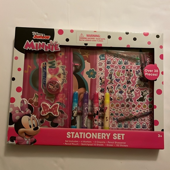 Minnie Mouse  set: markers, crayons, sharpener, pouch, eraser, stickers, sheets - Picture 16 of 17